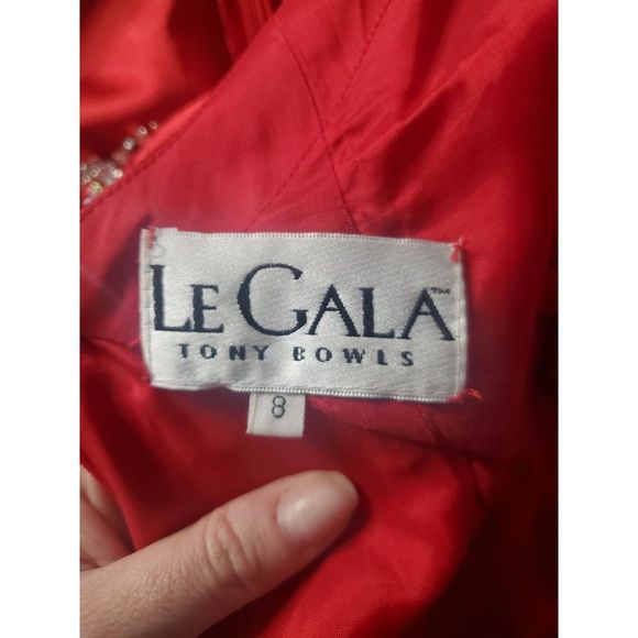 Le Gala Tony Bowls Womens Red Embellished Gown Size 8 - Picture 5 of 12